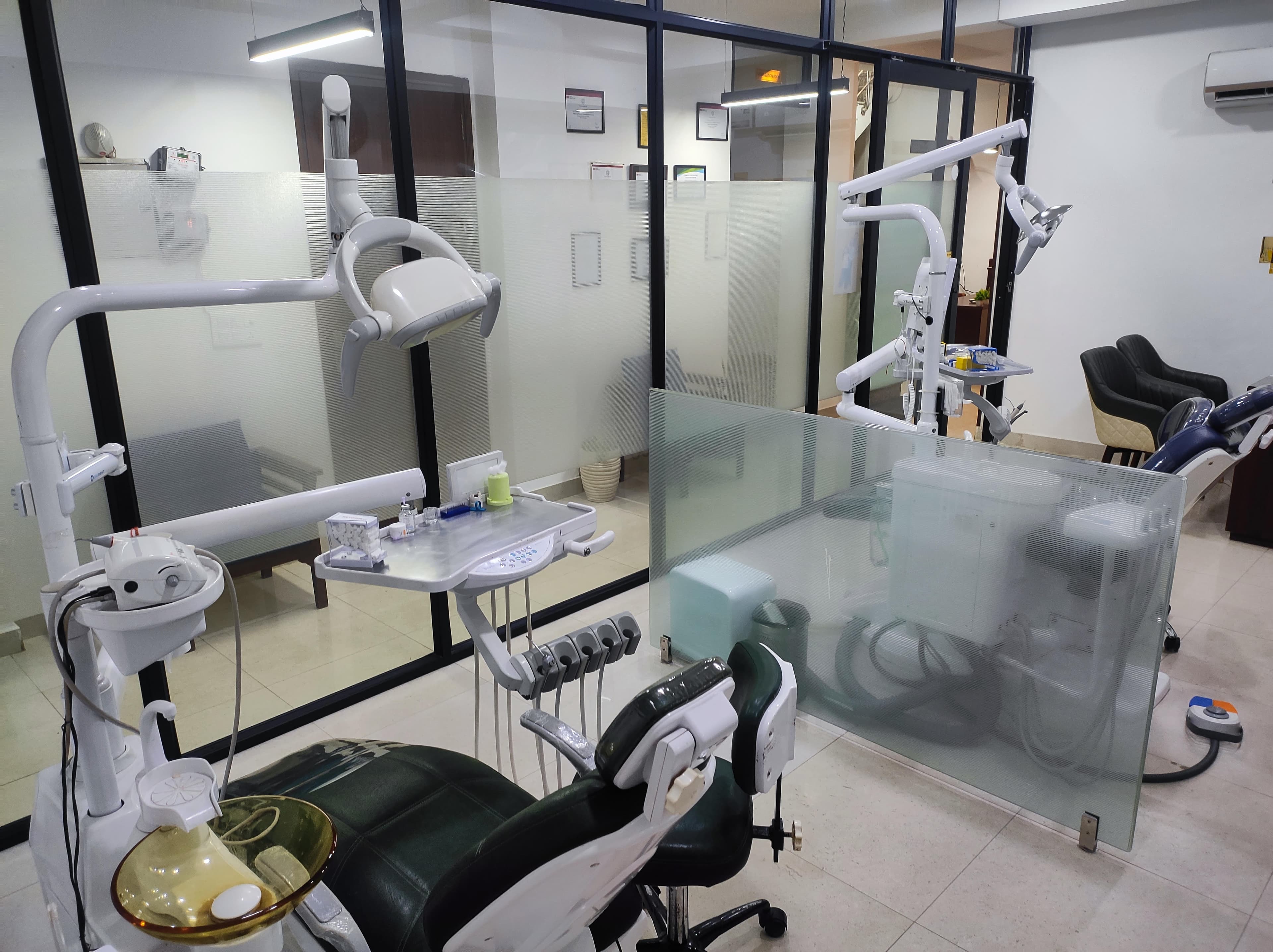Kapoor's Safe Hands Dental & Healthcare Centre gallery preview 2